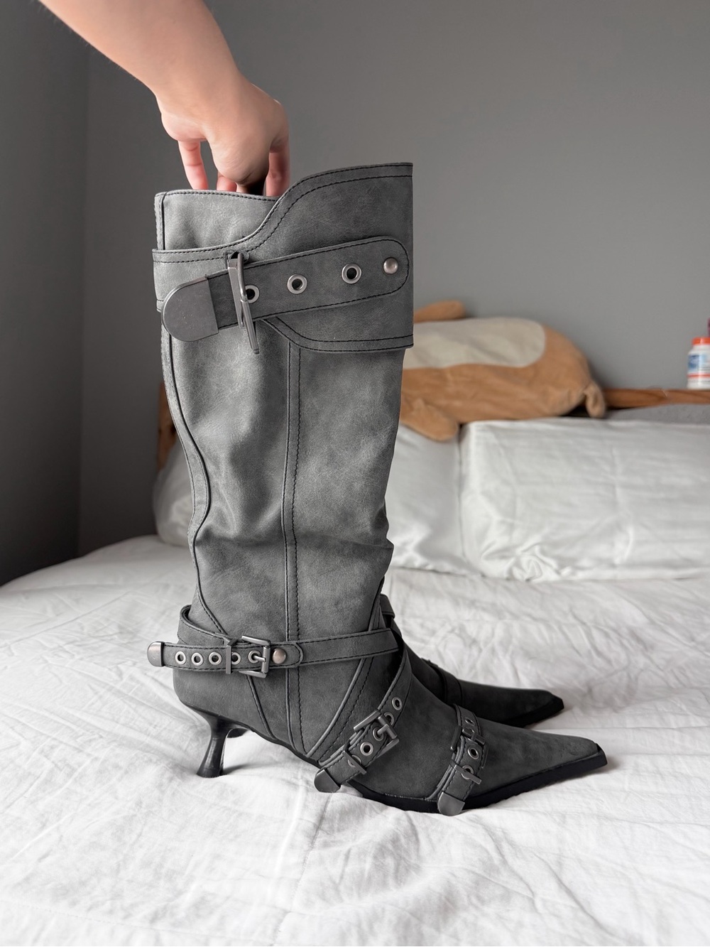 Darker Wavs Dolls Kill Grey Outro Buckle Pointed Toe Slouchy Boots Size 7